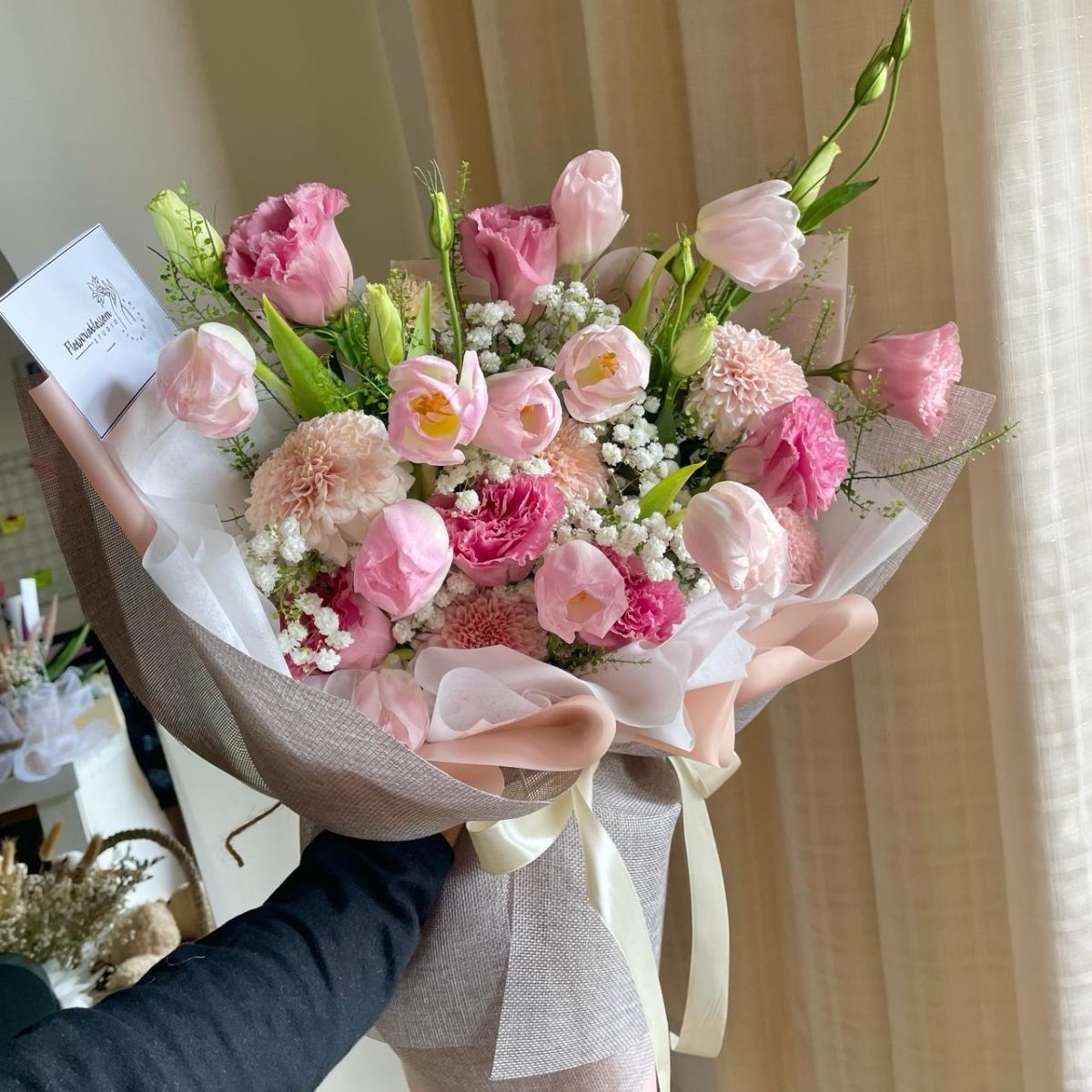 10 Stems of Tulip ( feat Lisianthus) view 2