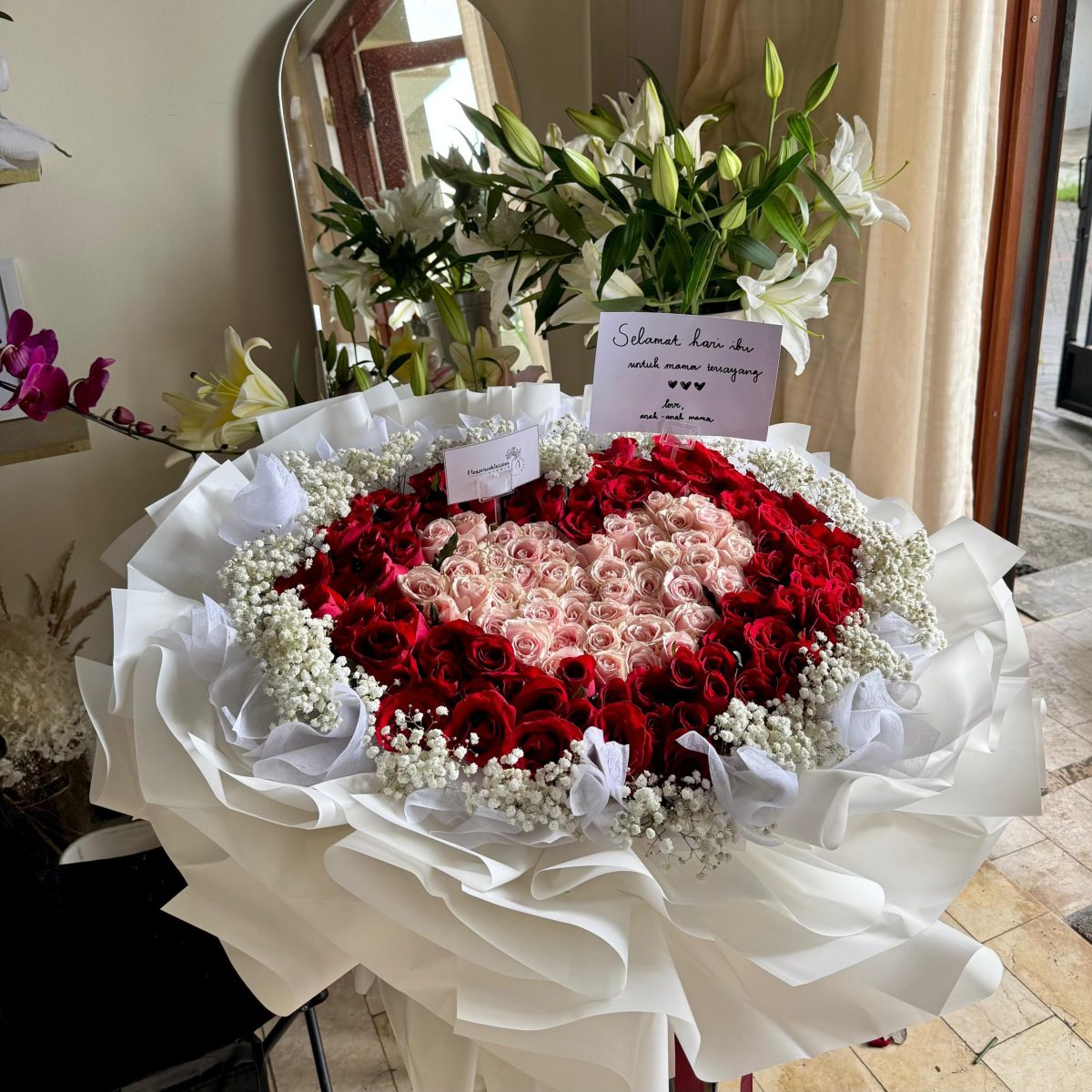 Giant Love view 2