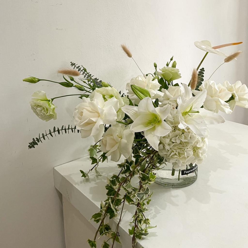 Kamilah Vase view 2