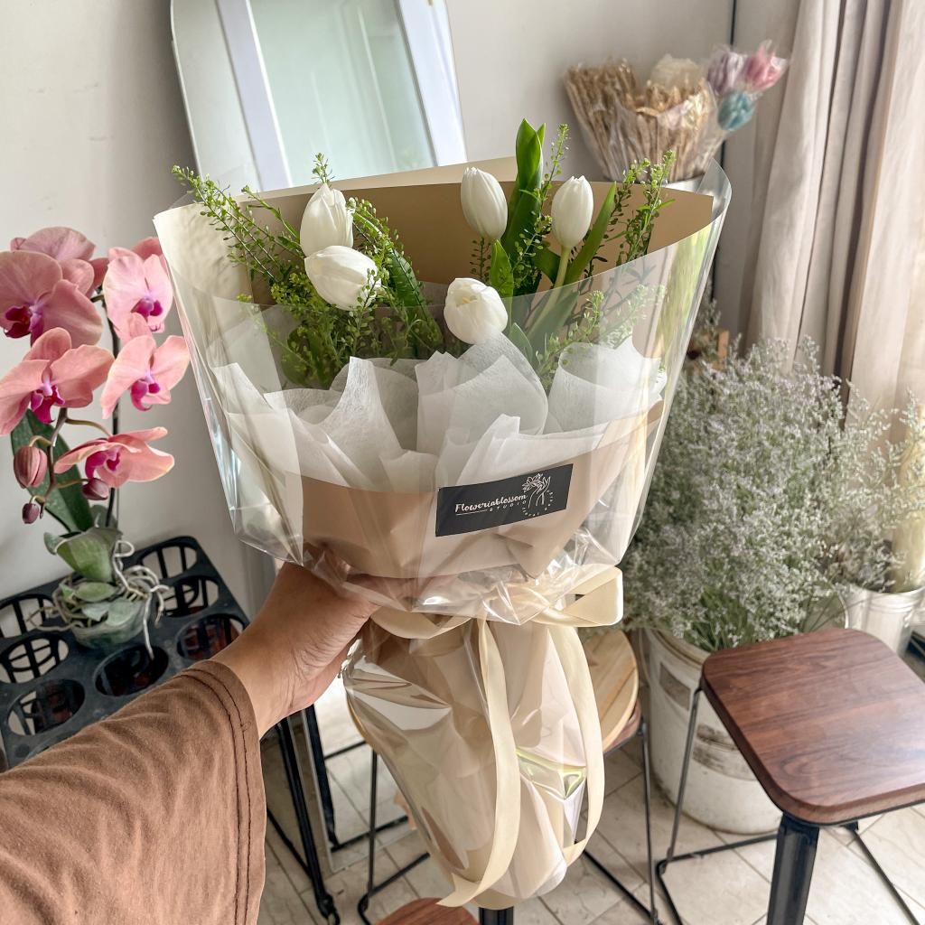 5 stems of tulip (with filler) view 6