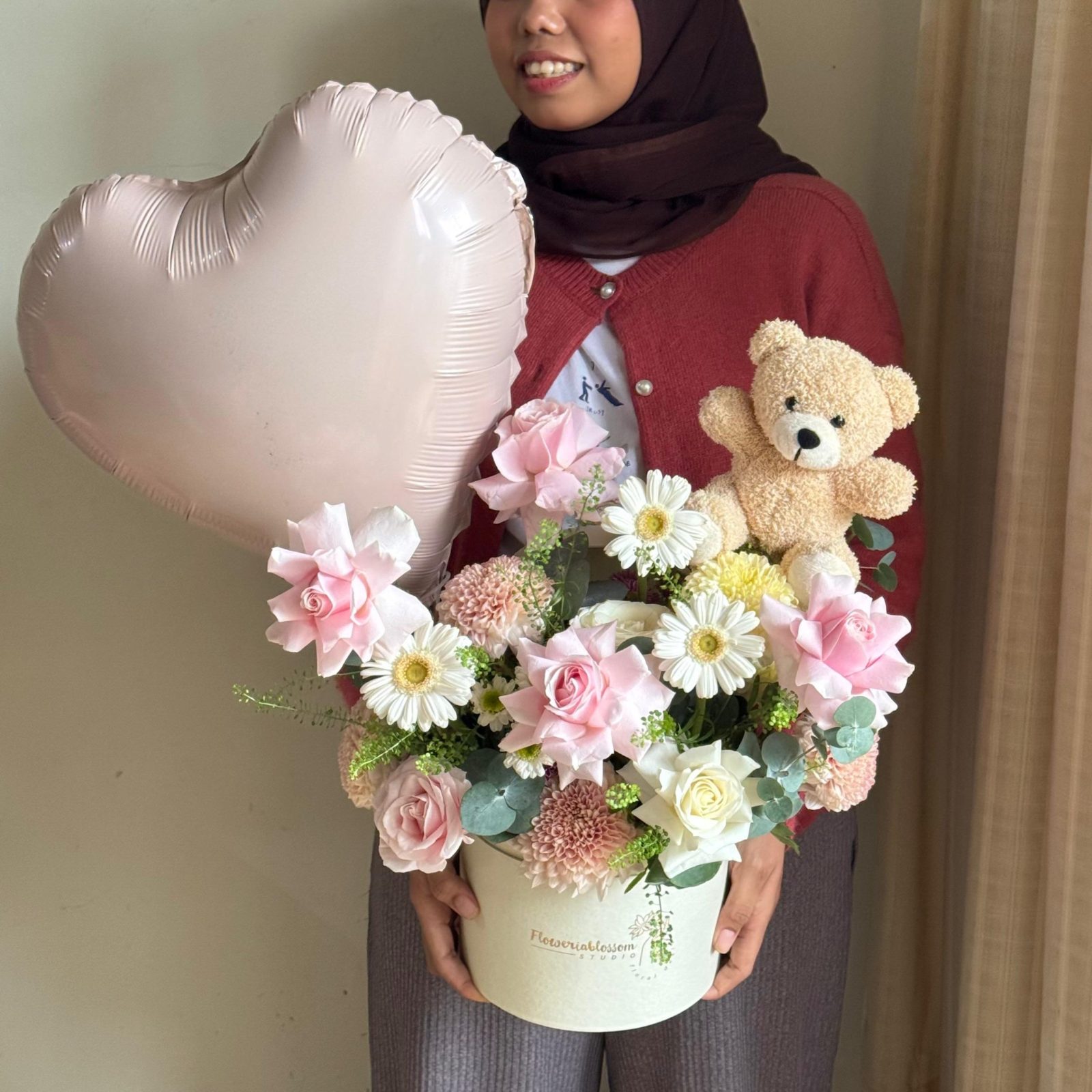 Amora (with Teddy and Baloon) bouquet