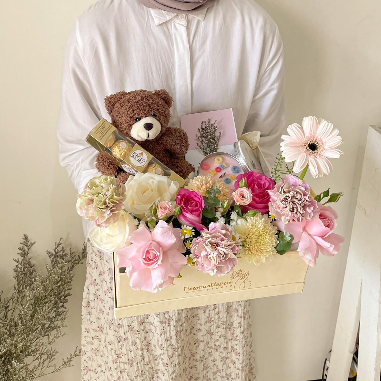 Bloomery Gift Set bouquet
