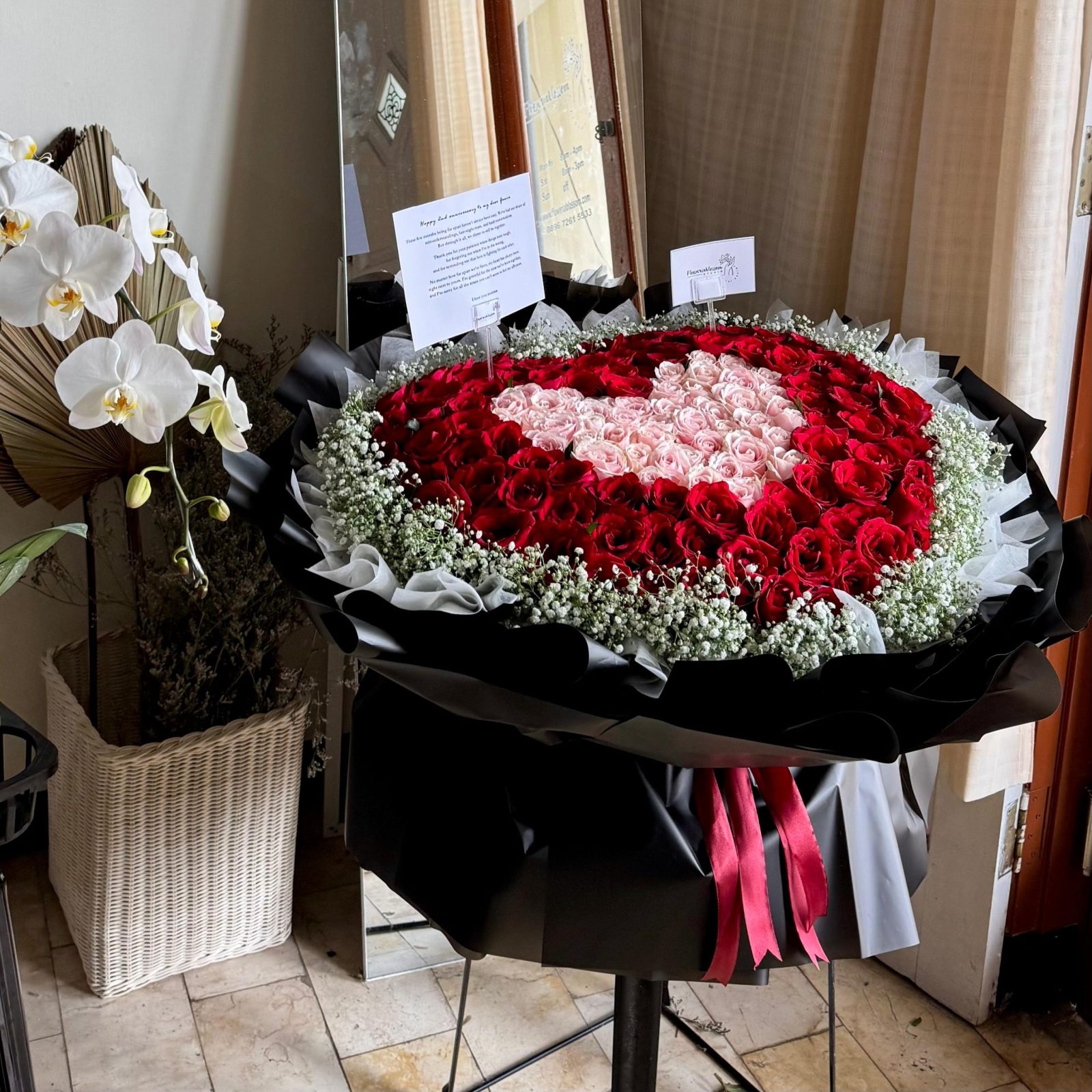 Giant Love bouquet