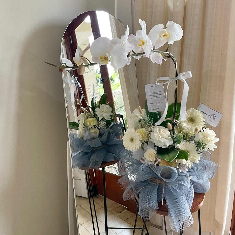 Orchid plant basket with fresh flower bouquet