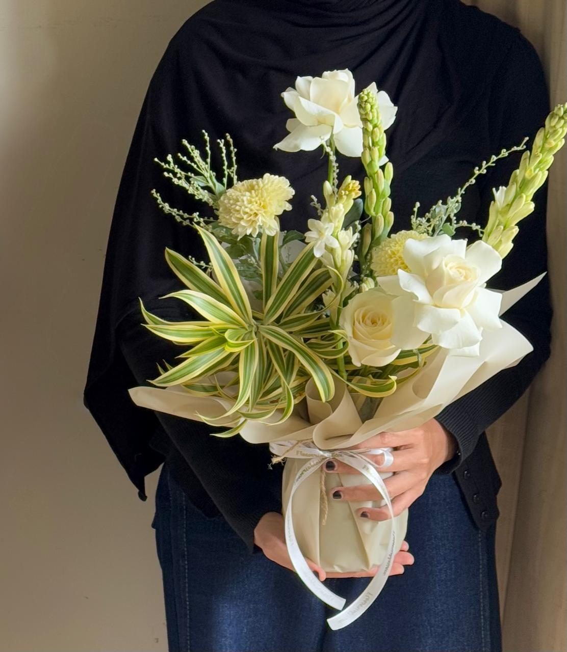 Rahmah - Flower Vase bouquet