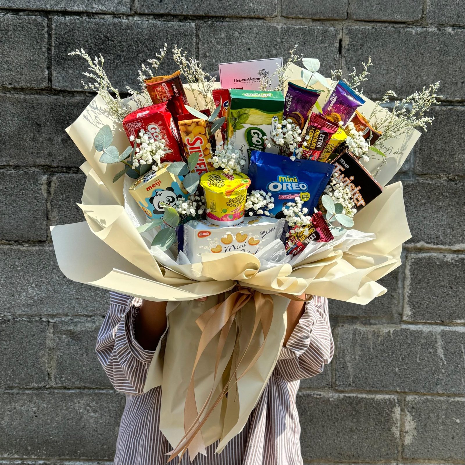 Yummy snack bouquet
